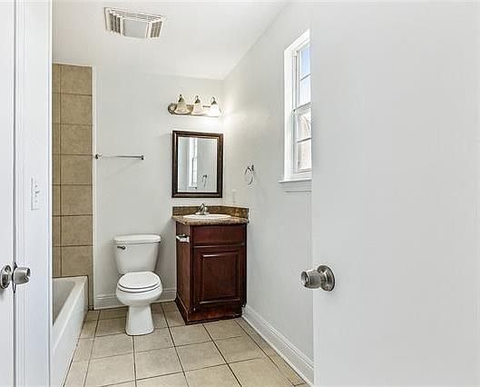 4th image of 2832 Dryades St APT D