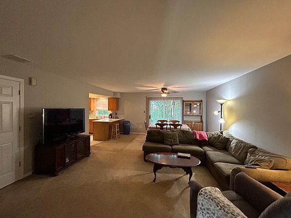 2nd image of 114 Beacon Dr