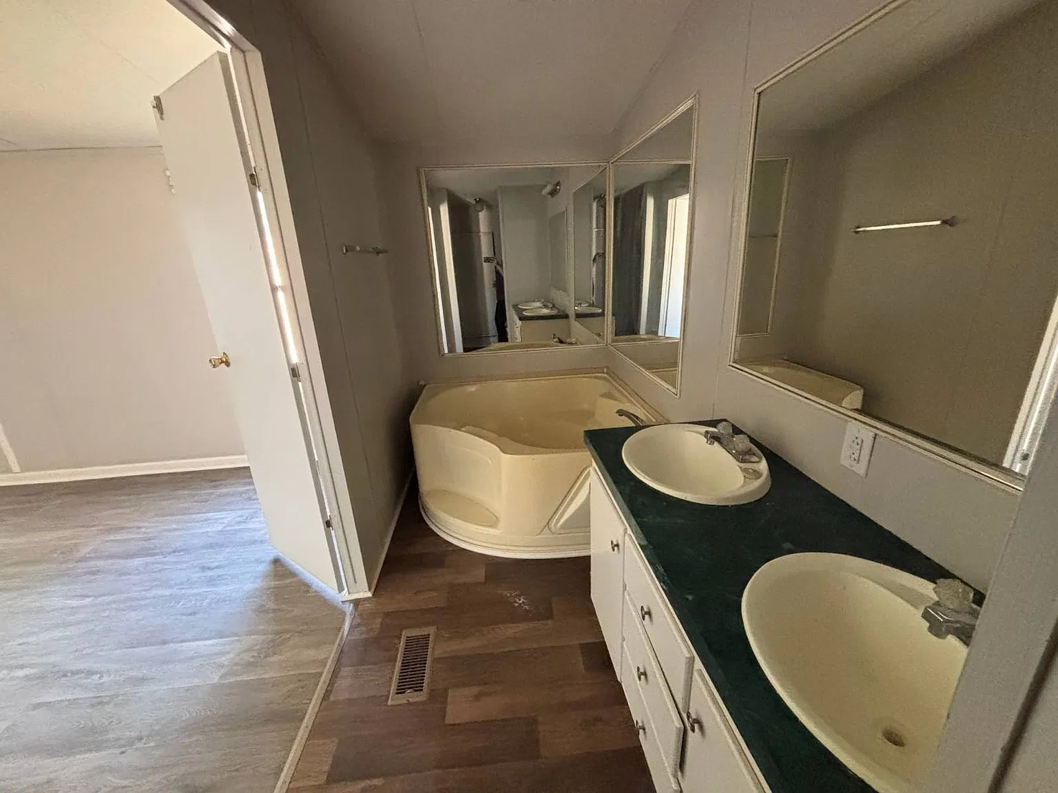 3 bed, 2.0 bath, $1,150 — Photo 4