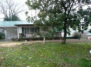 128 Perry Dr NE, Harriman, TN 37748