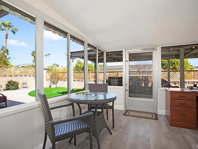 925 La Fiesta Way — Photo 11
