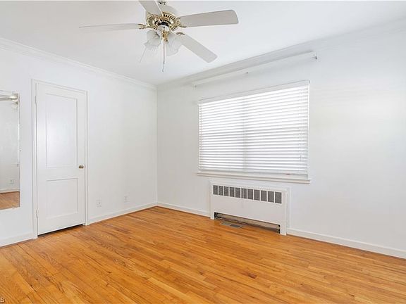 4th image of 2511 Miller Park Cir APT A