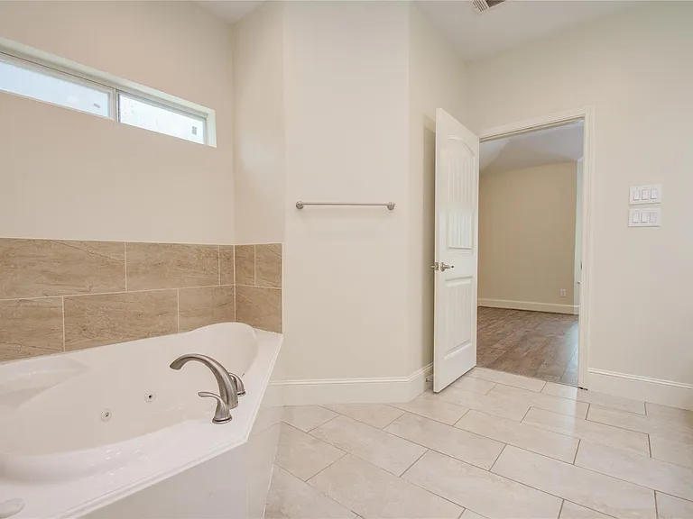 10572 Twin Oak Dr — Photo 35
