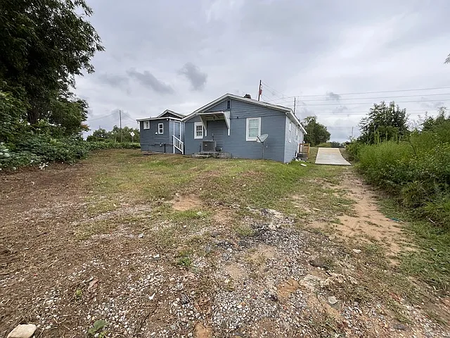 1177 Shurling Dr — Photo 23
