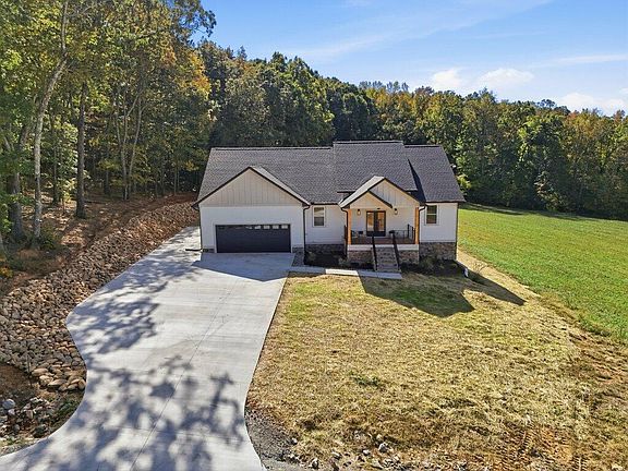 3rd image of 176 Butterfly Cove Trl