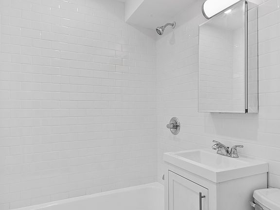 5th image of 15 Jones St APT 3C
