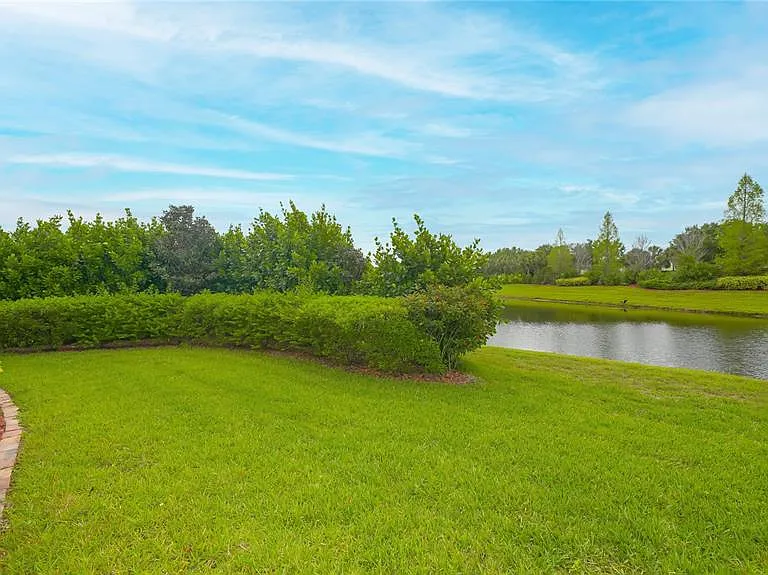 6888 Willowshire Way — Photo 11