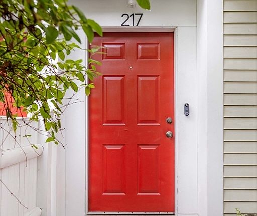 2nd image of 217 Hamilton St #217