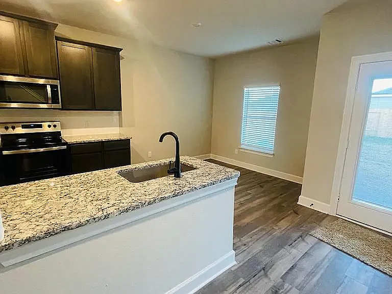 312 Lone Wolf Trl — Photo 8