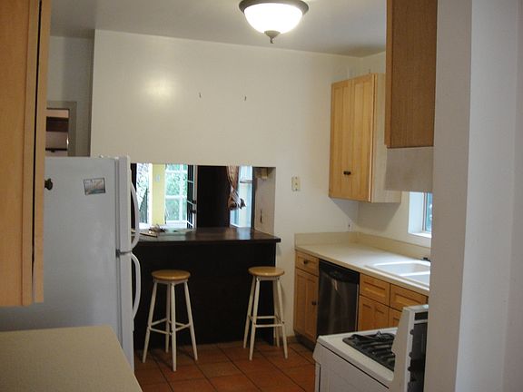 5th image of 340 Mount Washington Dr