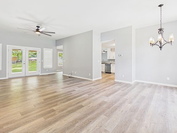 5th image of 483 Baypoint Dr