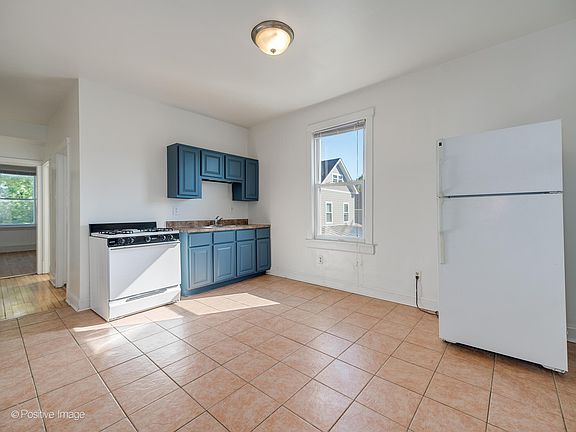 2nd image of 3521 W Cortland St APT 2R