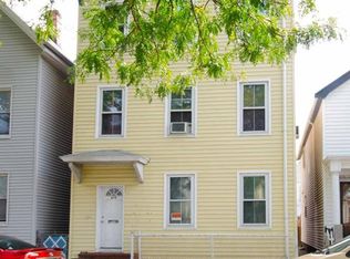 679 Saratoga St #1, Boston, MA 02128