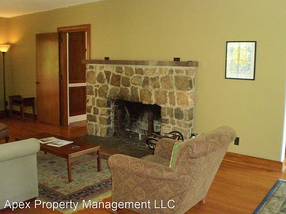 4th image of 5916 Green Valley Dr