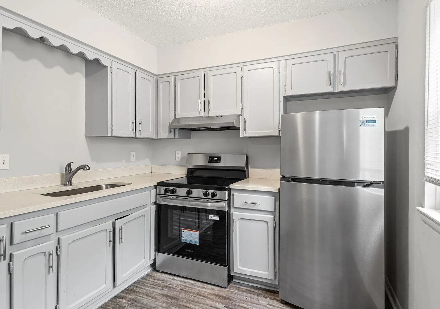 Redwood Village Townhomes — Photo 3