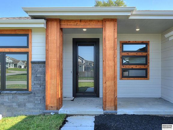 4th image of 5012 Birchwood Dr