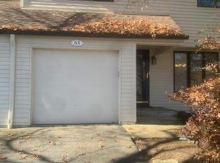 63 Stonegate Dr, Roseland, NJ 07068