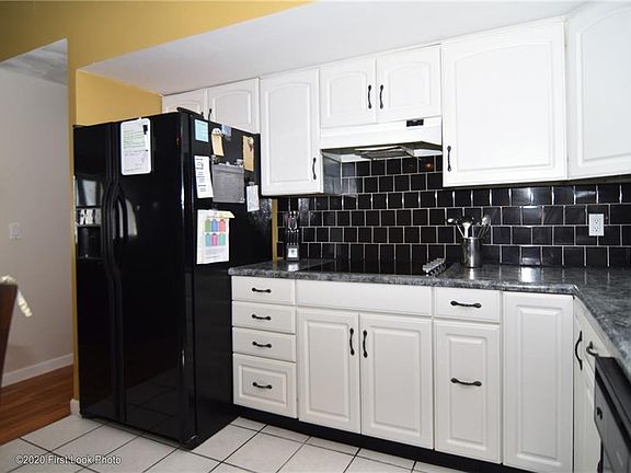 3rd image of 10 Standish Ave
