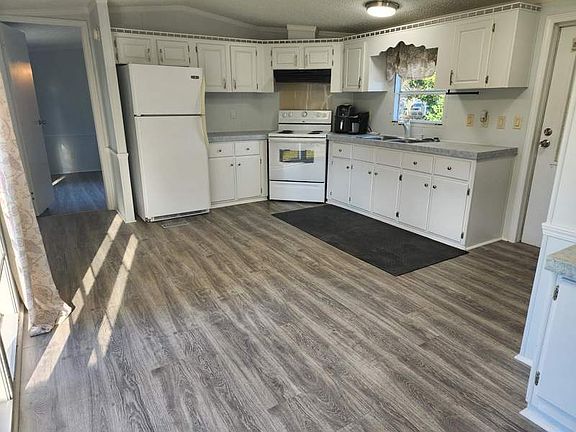2nd image of 24 Crooked Island Cir #24C