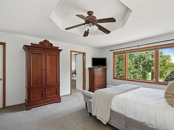 5th image of 9200 Oakwood Dr