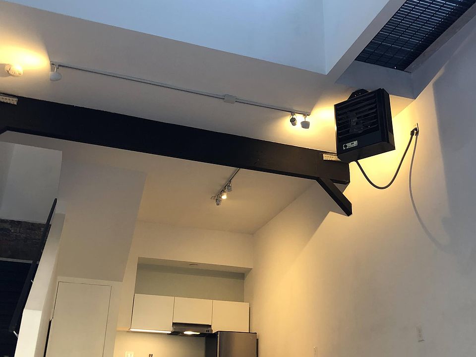 25
 ceilings with sleeping loft above