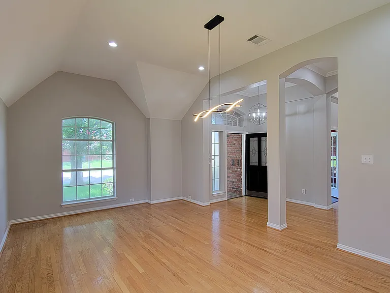 9726 Windy Hollow Dr — Photo 6