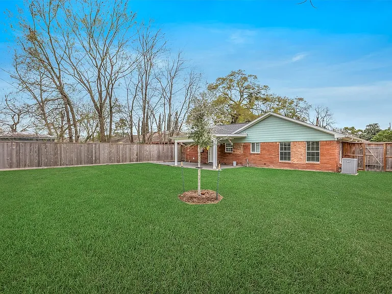 134 E Janisch Rd — Photo 12