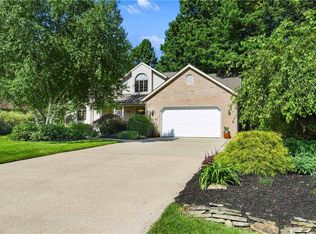 2270 Candlewood Dr, Avon, OH