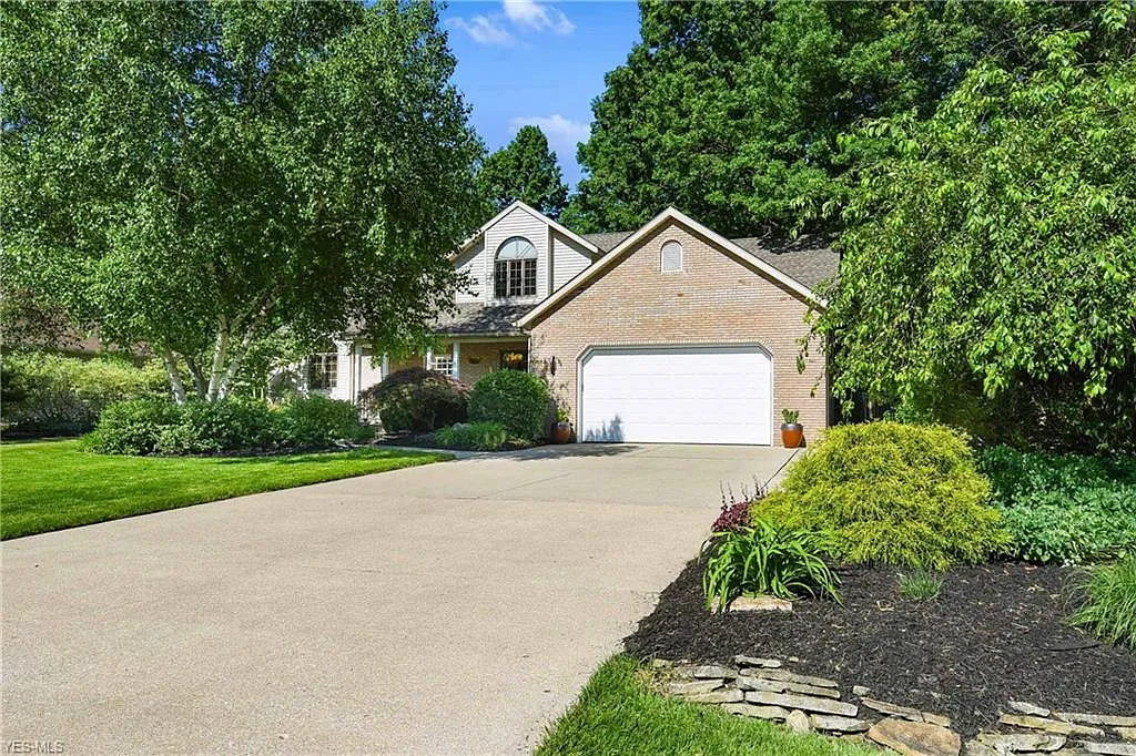 2270 Candlewood Dr photo 1