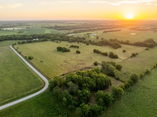 32901 S Jacobson Rd, Harrisonville, MO 64701