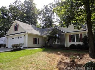 400 Lakeridge Dr, Statesville, NC 28625