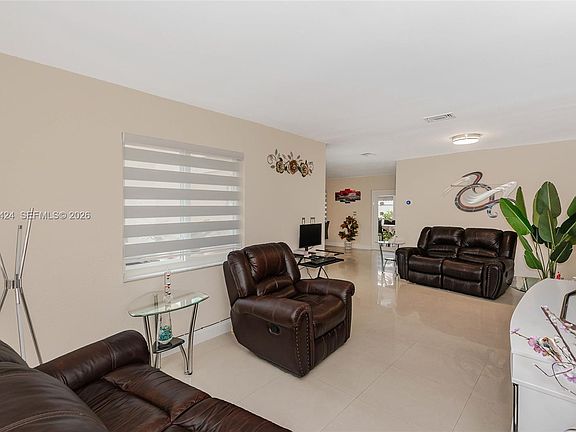 3rd image of 11559 SW 7th St