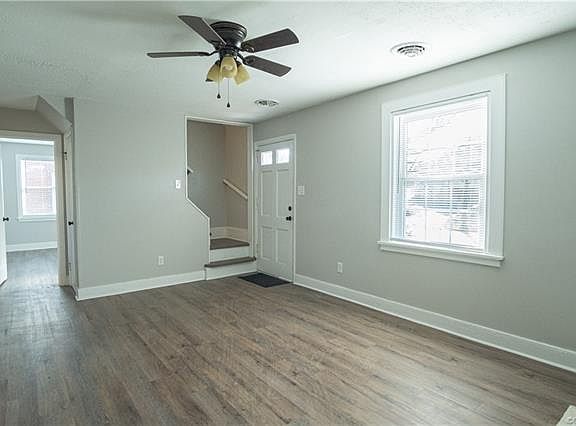 5th image of 2117 Mimosa St