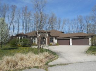 8090 E Country Club Ln, Syracuse, IN 46567