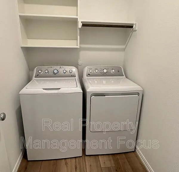 239 Jenkinson Dr — Photo 20