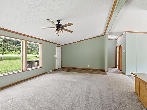 5th image of 994 Rabbit Rd