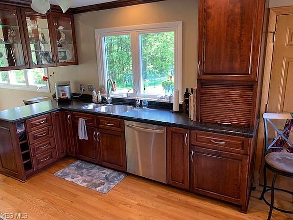 3rd image of 7 Parkview Dr