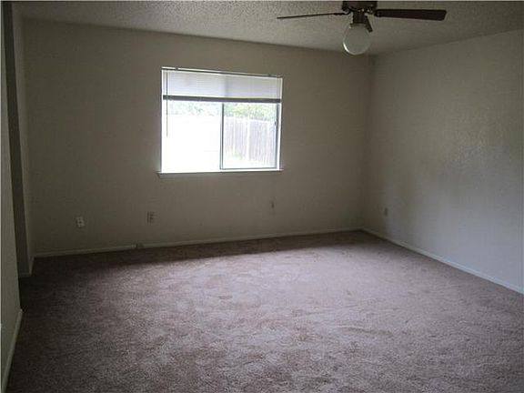 4th image of 8906 Creekmont Cv