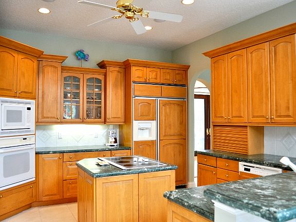 5th image of 13638 Greentree Trl