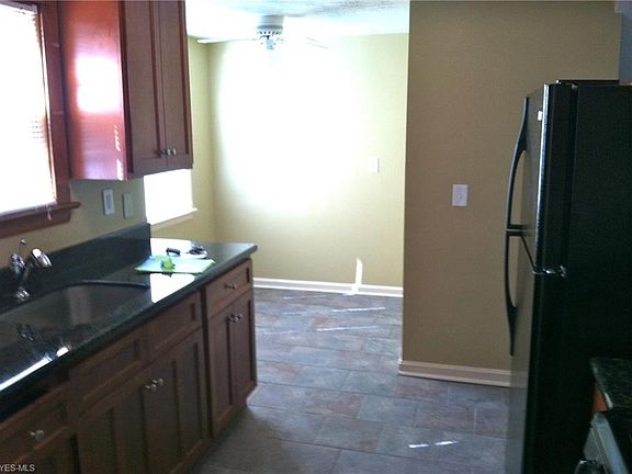 5th image of 524 Greenvale Dr