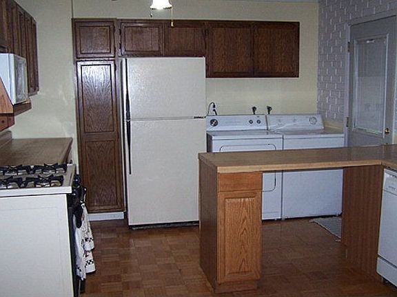 5th image of 192 Willowbrook Dr