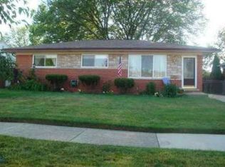 28545 Sutherland Dr, Warren, MI 48088