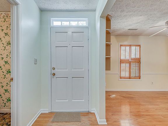 5th image of 837 Heritage Sq