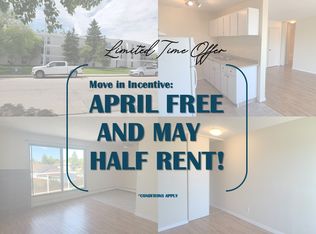 1415 Lakewood Rd W, Edmonton, AB T6K3Y1