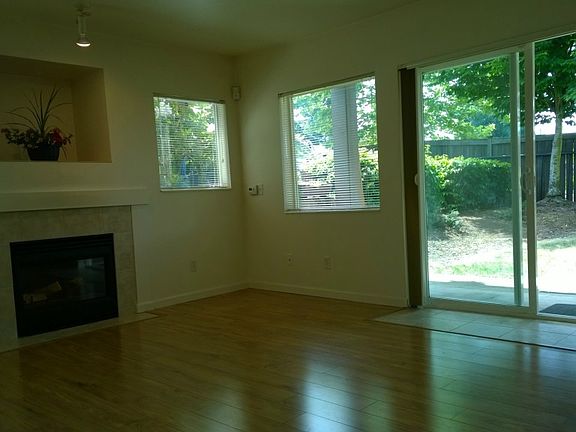 4th image of 10825 SE 200th St APT E101