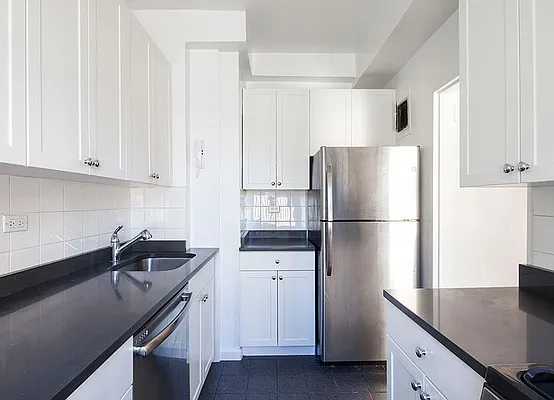 Rented by Warburg | media 9