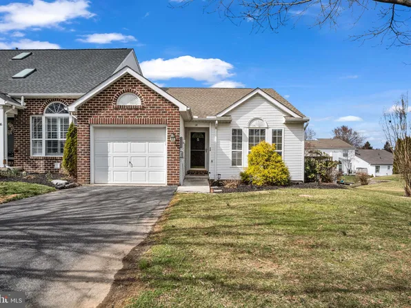 14 Ridgeway Dr, Carlisle, PA 17015