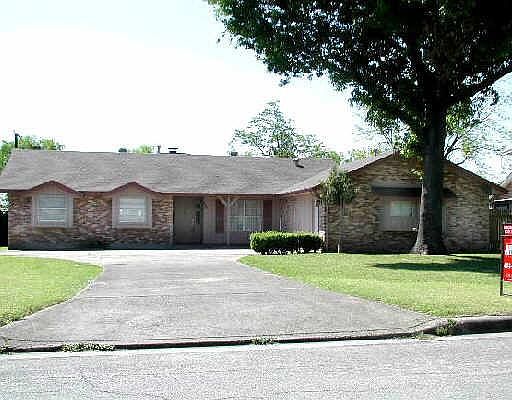 1st image of 114 S GARDENVIEW DR