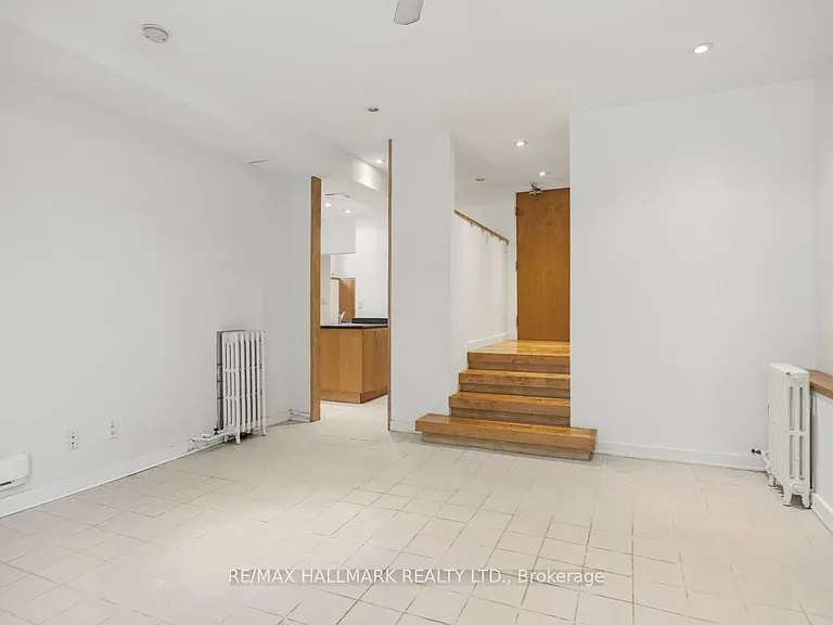 321 Palmerston Blvd #B — Photo 7