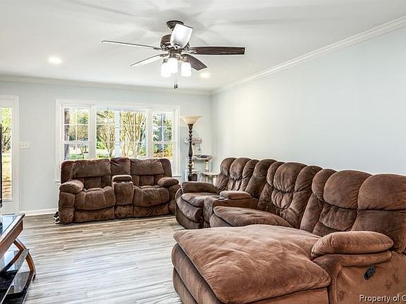 4th image of 3552 Foxhaven Dr